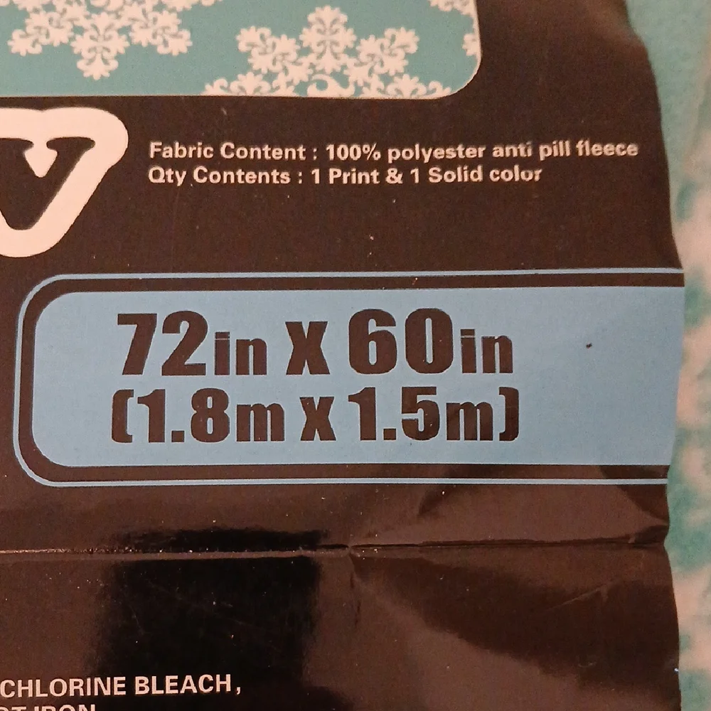 No Sew Fleece Throw with Snowflake Pattern